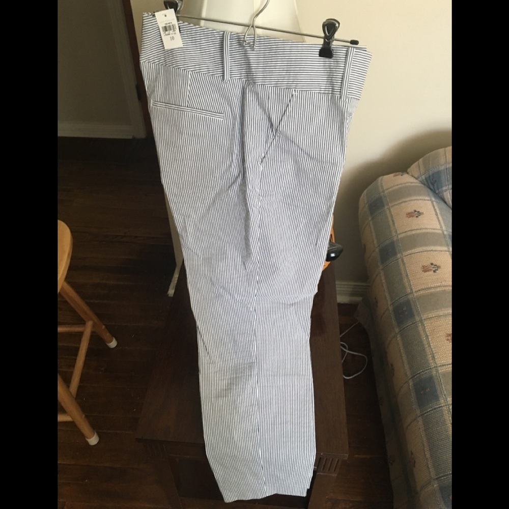 NWT - Ann Taylor Devin Fit Crop Pant